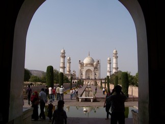 Bibi Ka Maqbara, India.