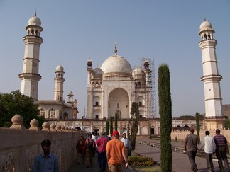 Bibi Ka Maqbara, India.