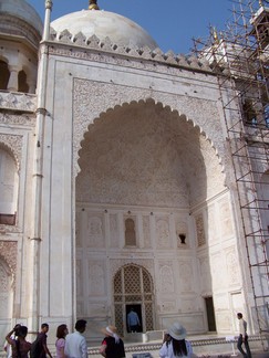 Bibi Ka Maqbara, India.