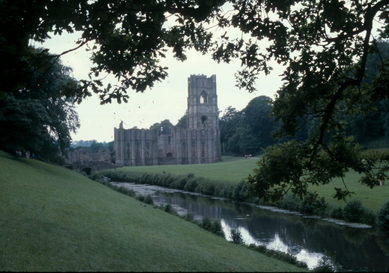 Edinburg Hollyrood Abbey, Scotland